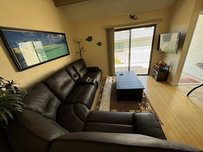 Building Photo - 2BR FULLY FURNISHED CONDO WITH UTILITIES A...