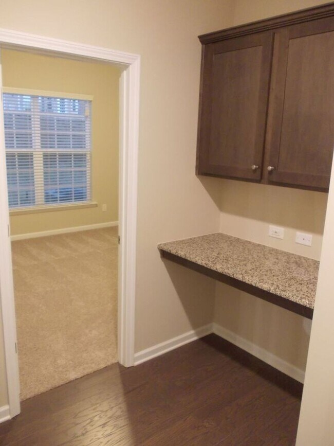 Building Photo - Spacious 4 Bedroom Home in Cox Mill School...