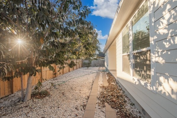 Building Photo - 13825 Suntan Ave