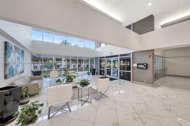 Building Photo - 531 N Ocean Blvd