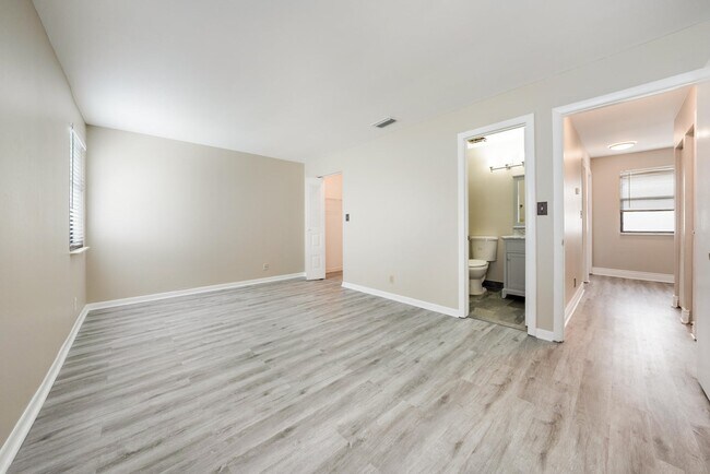 Building Photo - 5319 Tennis Ln