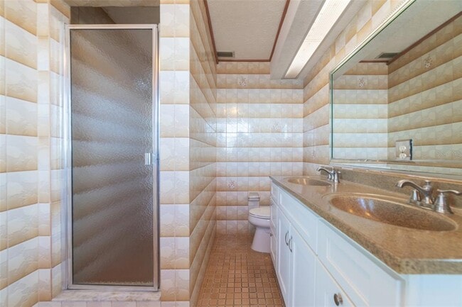 Building Photo - 5521 W Shr Dr