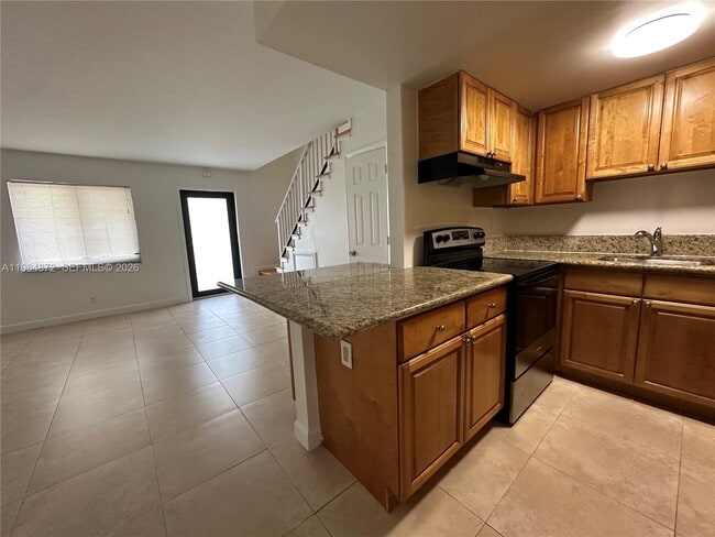 Building Photo - 2705 NE 9th Ave