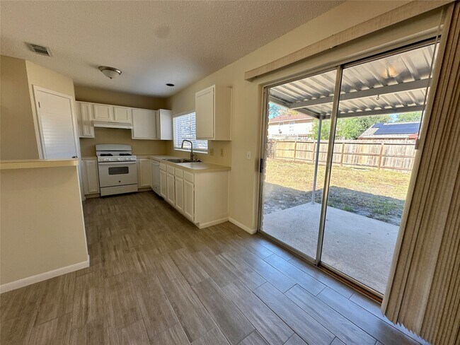 Building Photo - 18074 Glenledi Dr