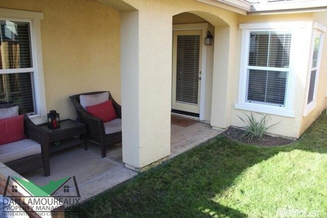 Building Photo - Springlake in Woodland
