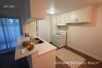 Building Photo - 700 Glenway Dr