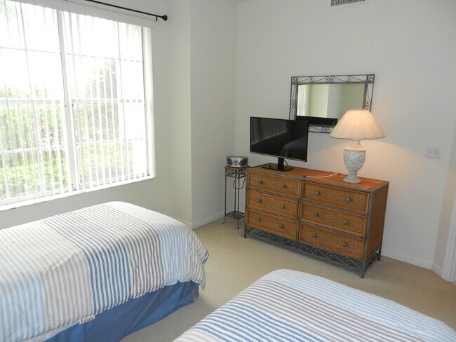 Building Photo - 301 Muirfield Ct