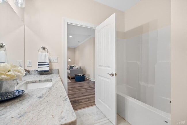 Building Photo - 174 Villa Oak Cir