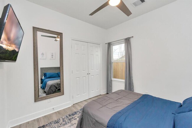 Building Photo - 4506 Aledo St