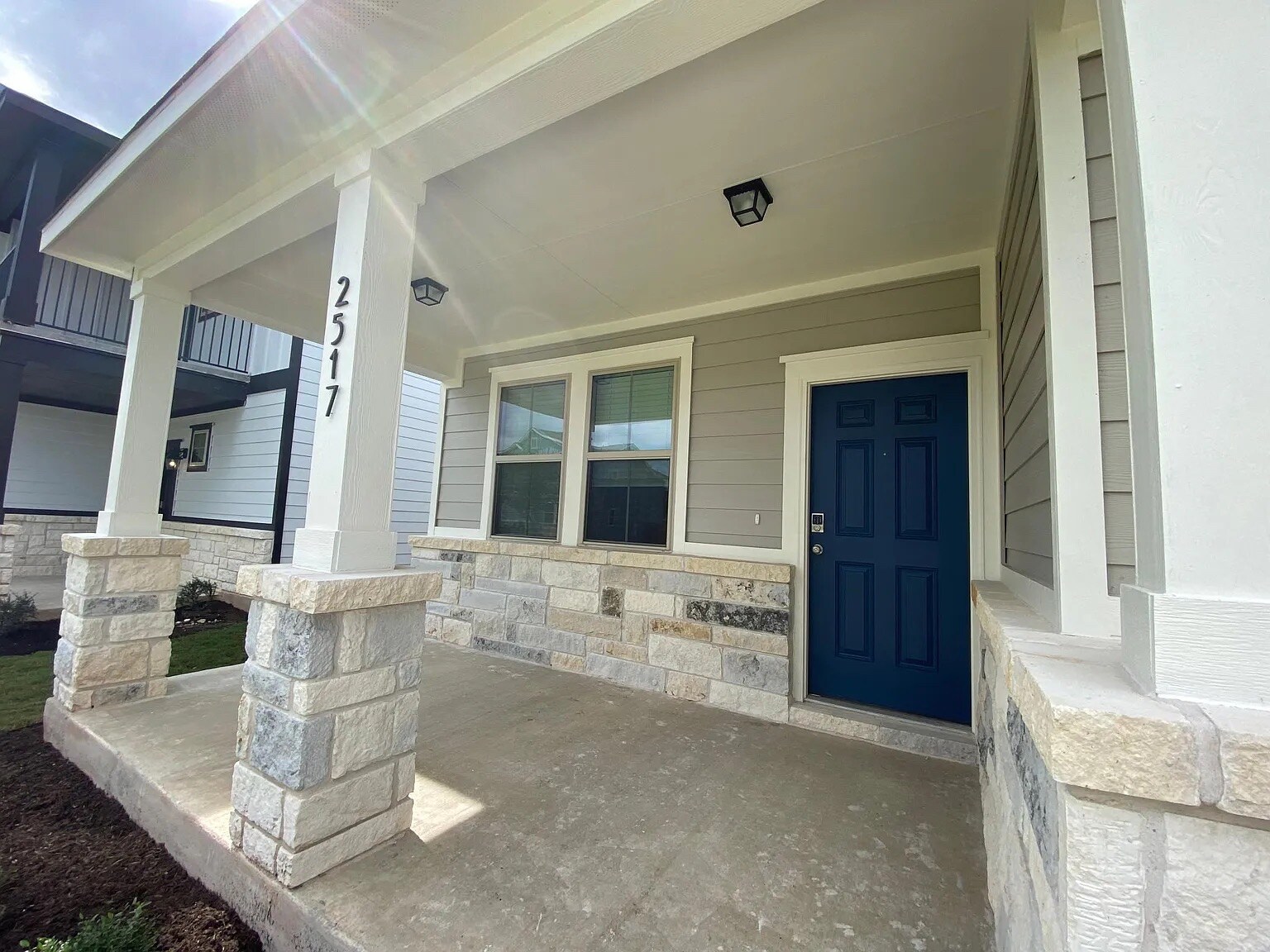 Building Photo - Room in House on Pecan Island Dr