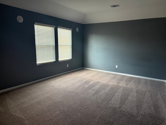 Building Photo - Spacious 5-Bed, 3-Bath Home in Brookmill –...