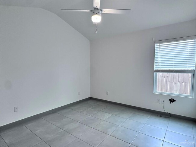 Building Photo - 1308 E Iris Ave