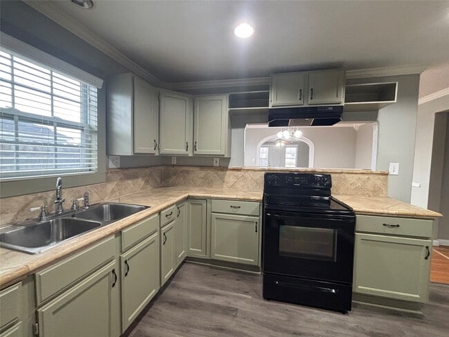 Building Photo - 2841 Wagon Trail Rd