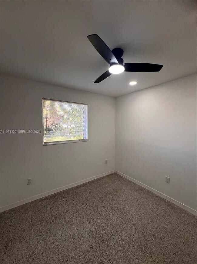 Building Photo - 3820 SW 16th St