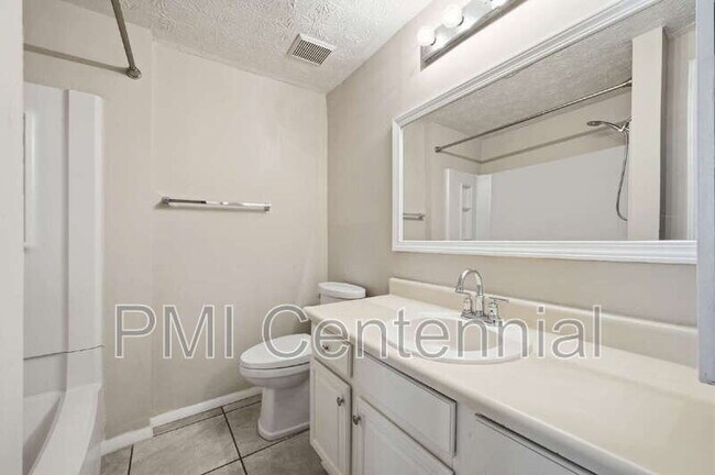 Building Photo - 6413 Wedgewood Trce