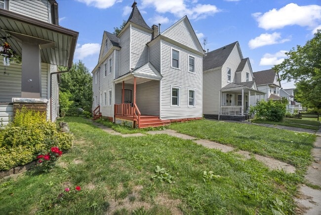 Building Photo - Spacious 5 Bedroom - Vouchers Accepted