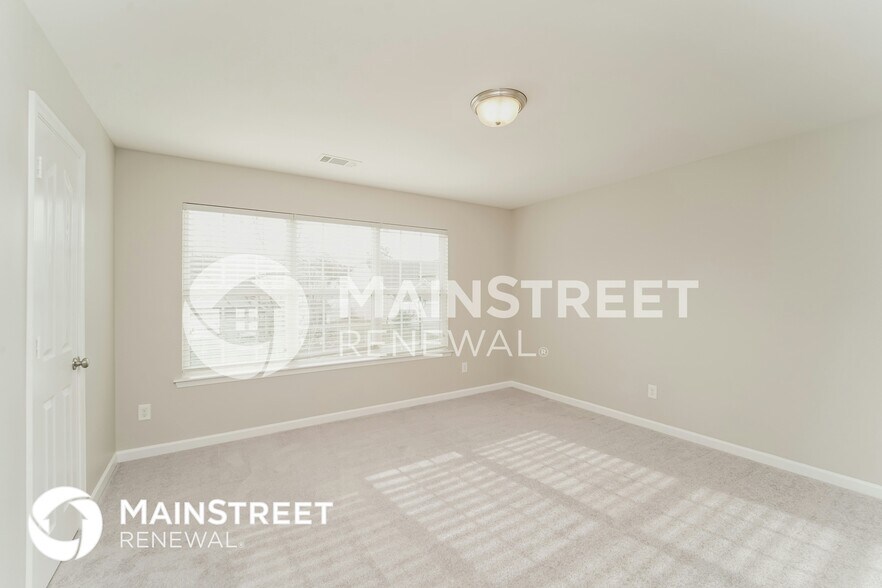 Building Photo - 9621 Pond Vista Court