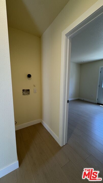 Building Photo - 2528 Elkgrove Ave