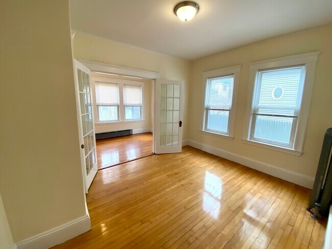 Building Photo - 24 Clyde Rd