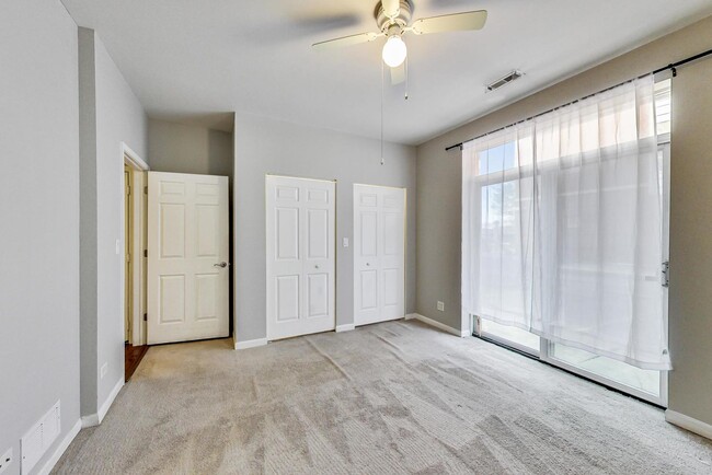 Building Photo - 820 W University Ln