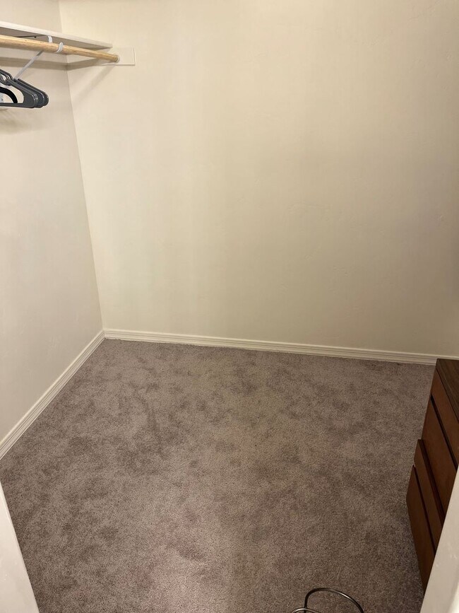 Building Photo - 3BR 2BA Fully Furnished 2Story near Parks, Colorado River!