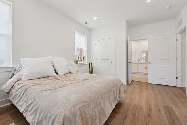 Building Photo - 5104 Mary Ashby Wy