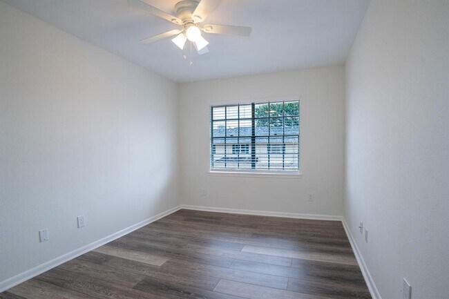 Building Photo - 6404 Olympia Dr