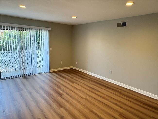 Building Photo - 7271 Elk Cir