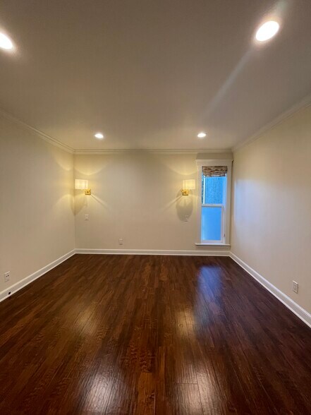 Building Photo - 480 E Okeefe St