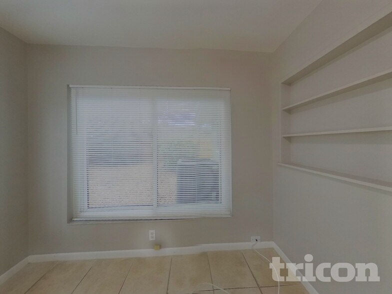 Building Photo - 2020 Magnolia Dr