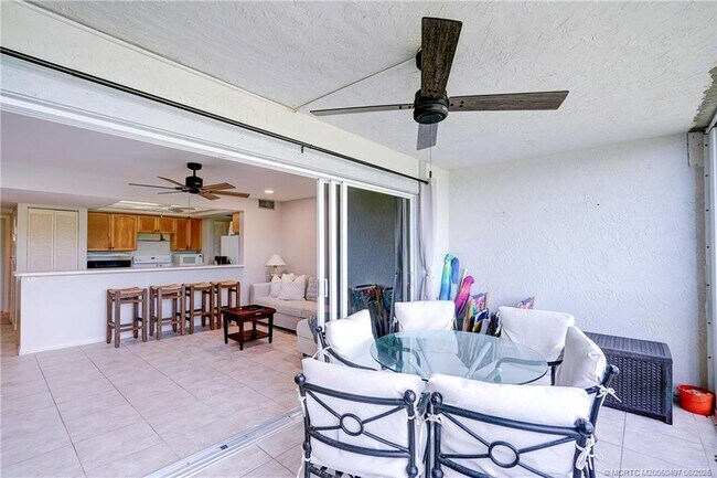 Building Photo - 5539 NE Gulfstream Way