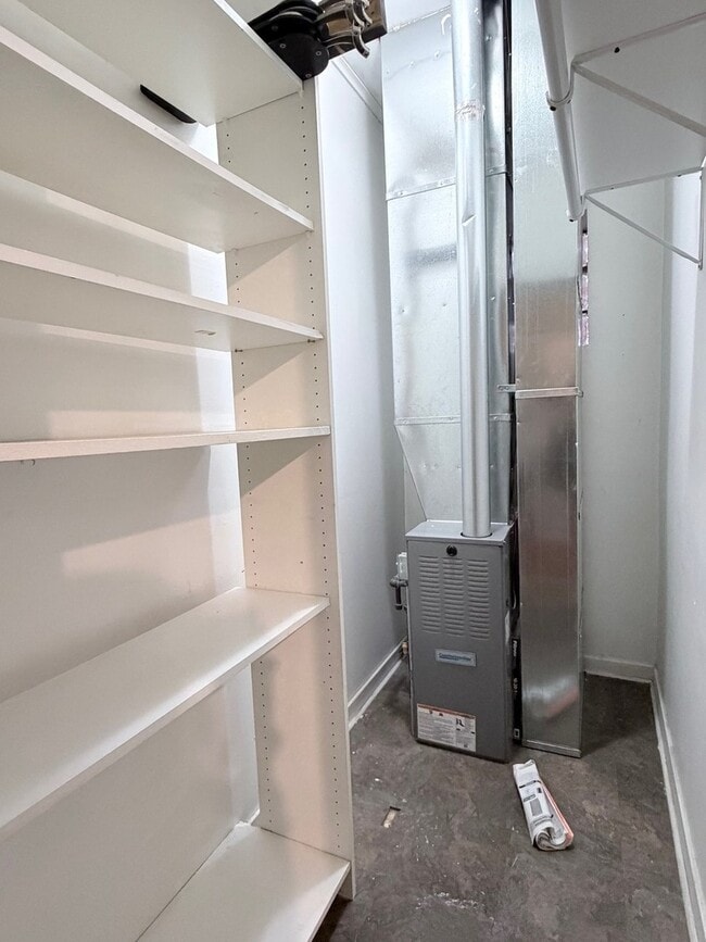 Building Photo - 3300 S Ashland Ave