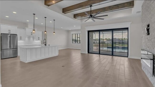 Building Photo - 6980 Bentridge Dr