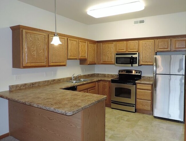 Building Photo - $1,295 | 2 Bedroom, 2 Bathroom Condo | Pet...