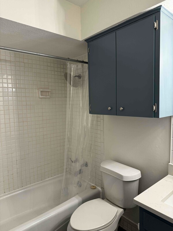 Building Photo - 170 De Chantle Rd