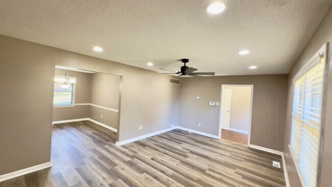 Building Photo - 2563 Hacks Cross Rd