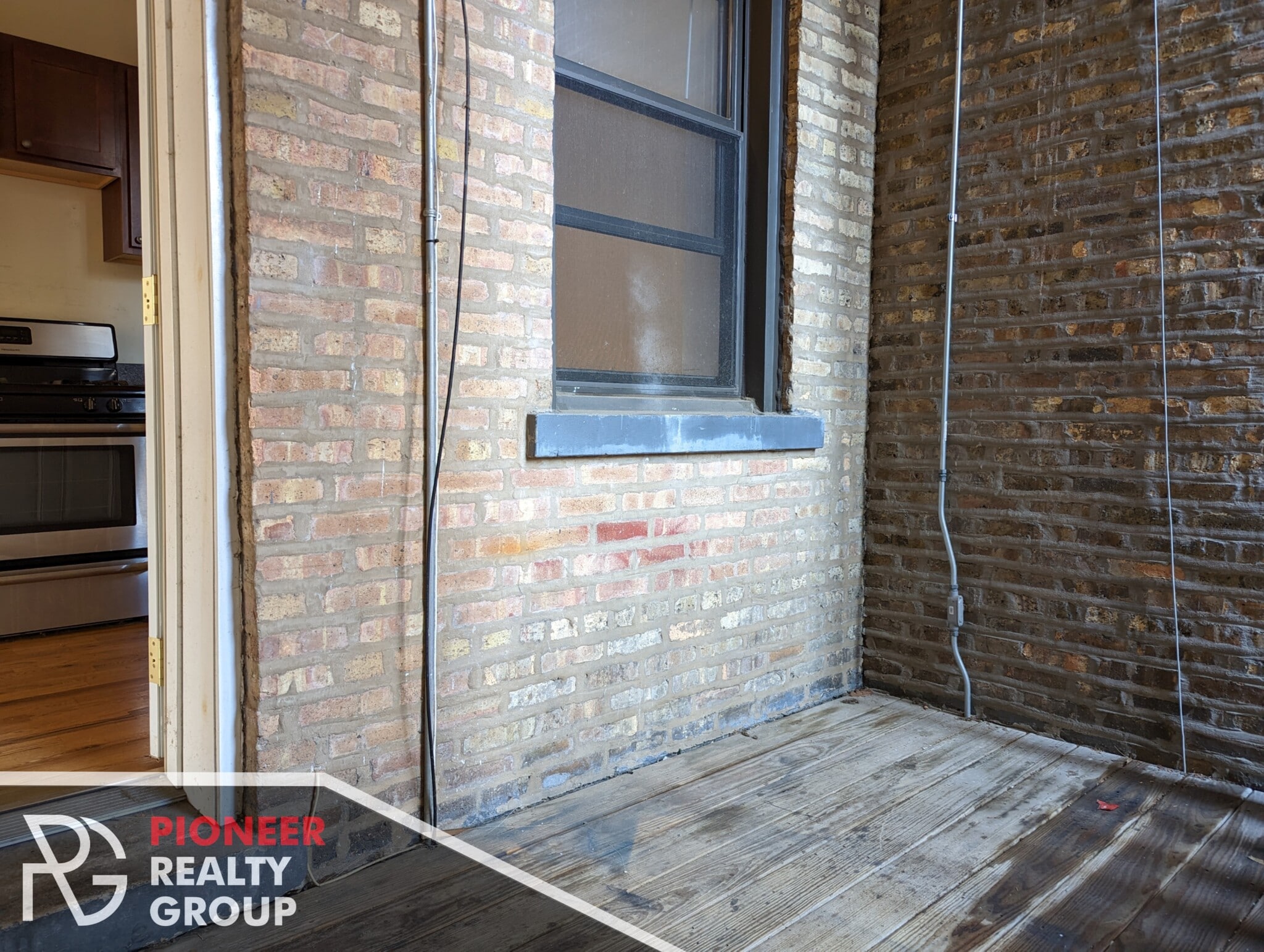 Building Photo - 4409 N Wolcott Ave