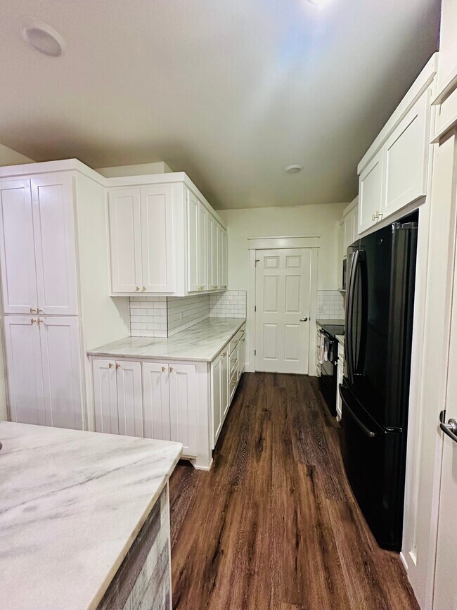 Building Photo - 4190 NW Meadow Creek Cir
