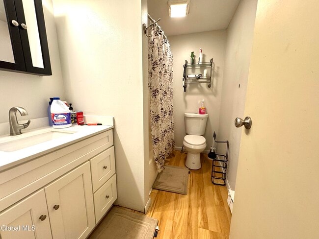 Building Photo - 48 Wake Robin Rd