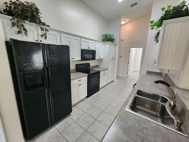 Building Photo - Beautiful Turnbull Estates 4 Bedroom Home