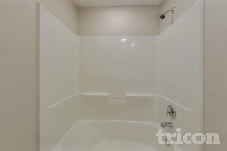 Building Photo - 212 Seven Pnes Dr