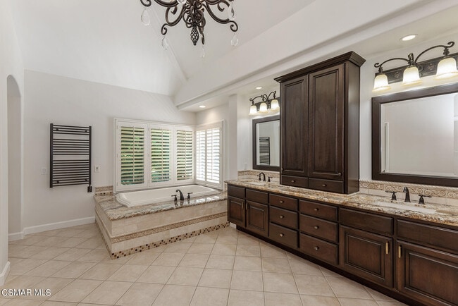 Building Photo - 31858 Saddletree Dr