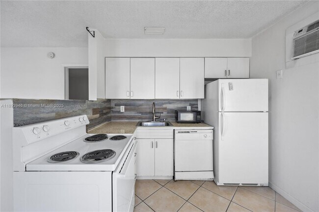 Building Photo - 400 SE 31st St