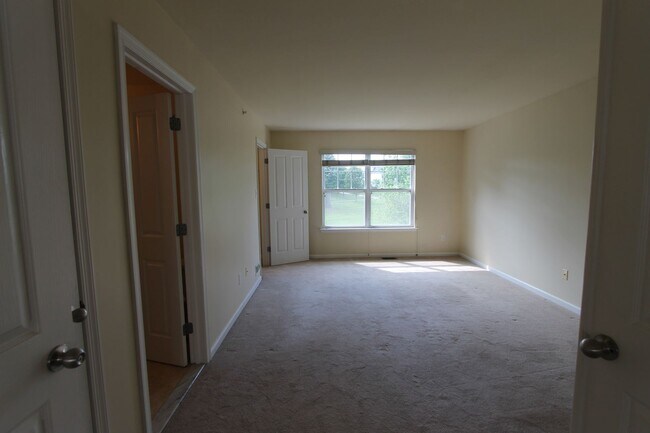 Building Photo - 316 Ross Ct