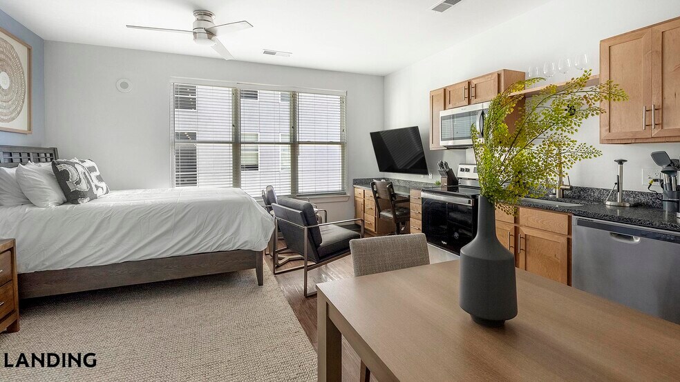 Building Photo - 302 13th St S