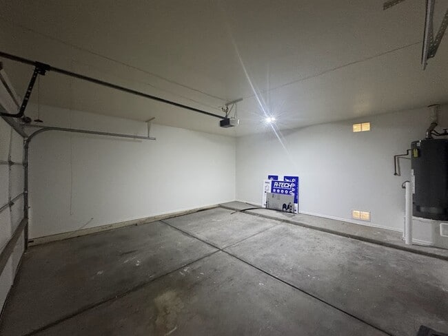 Building Photo - Desert Ridge House