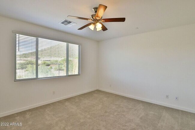 Building Photo - Beautiful 4 Bedroom 2 Bath Home in Mystic