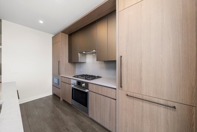 Building Photo - 164 N Peoria St