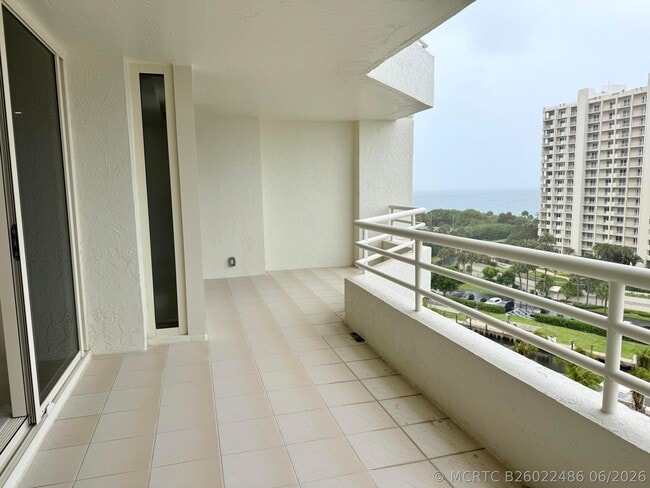 Building Photo - 4201 N Ocean Blvd