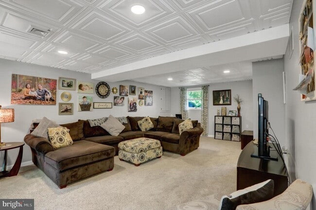 Building Photo - 127 Mountainview Dr